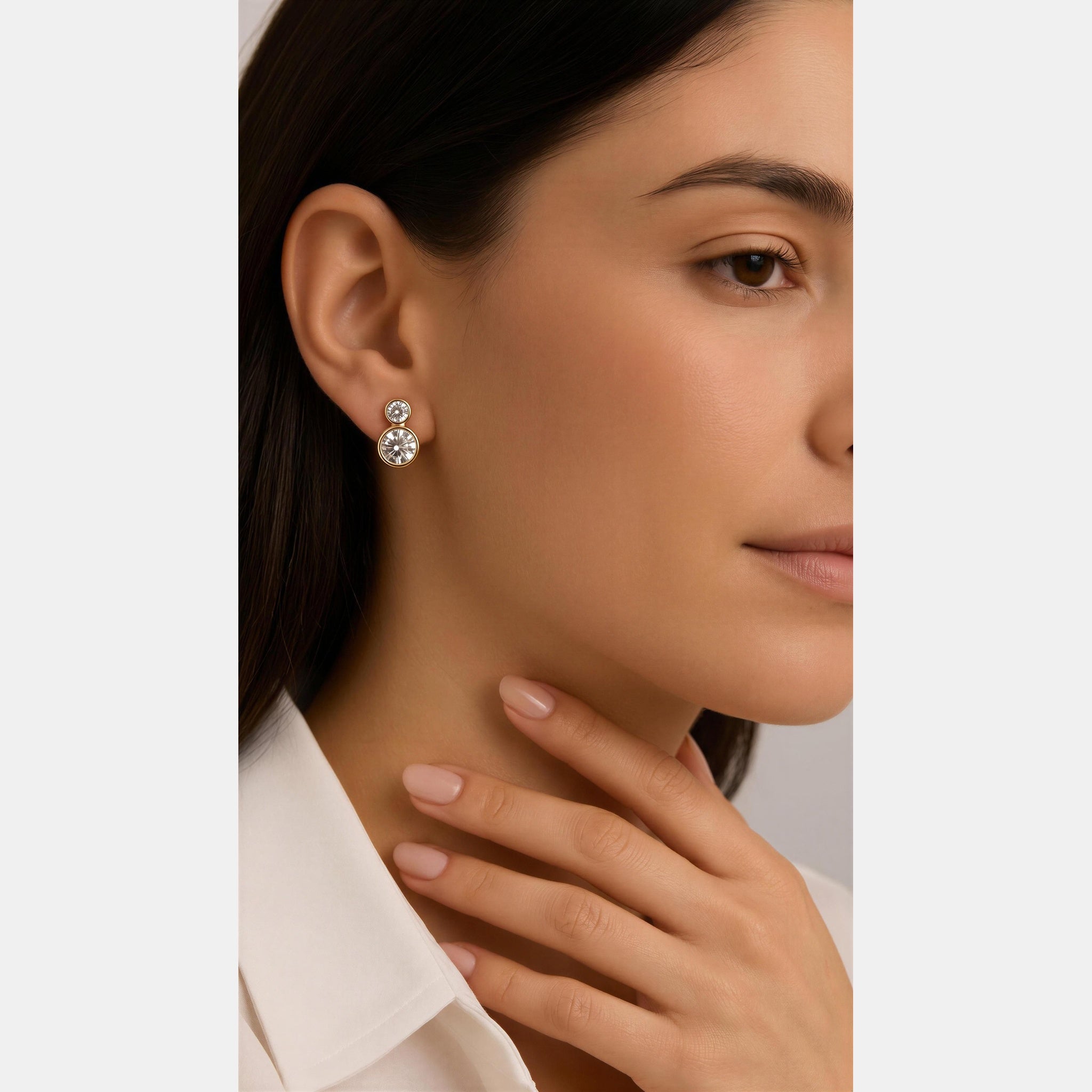 Gold Diamante Round Stud Earrings by Lovisa